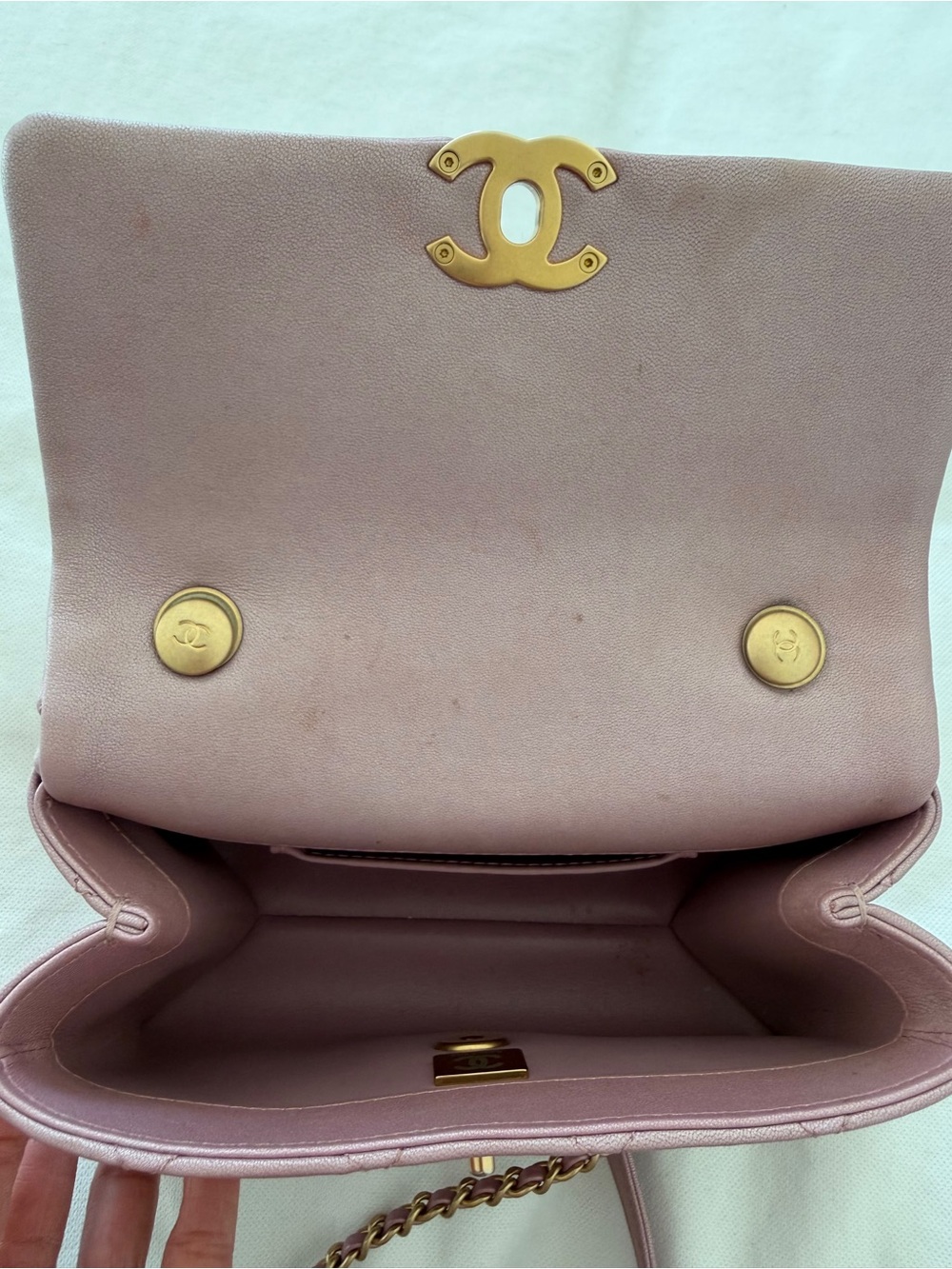 CHANEL Quilted Mini Flap Bag in Dusty Lavender with Gold Hardware - Picture 4 of 15